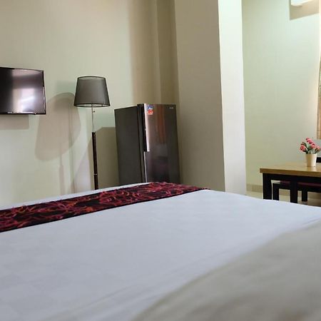Atlantic Hotel Амбон Екстериор снимка