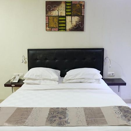 Atlantic Hotel Амбон Екстериор снимка